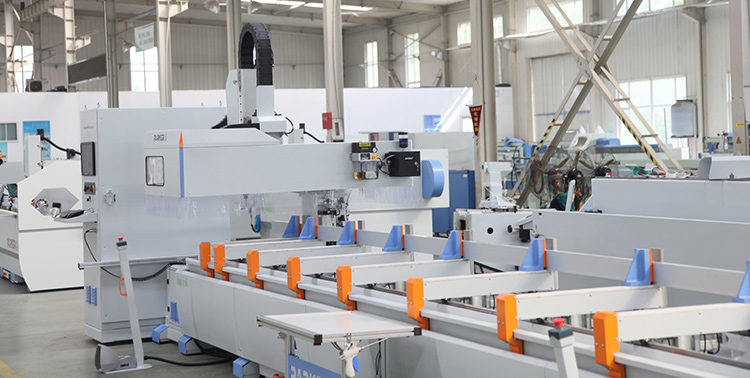 4 Axis CNC Machining Center 